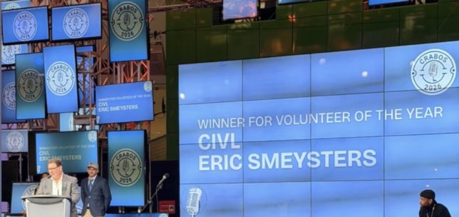 Opa accepts volunteer of the year
